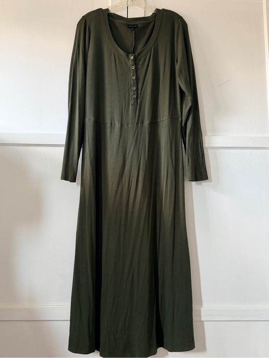Who What Wear Dresses & Skirts - Who What Wear Olive Green Ribbed Long-Sleeve Midi Dress
